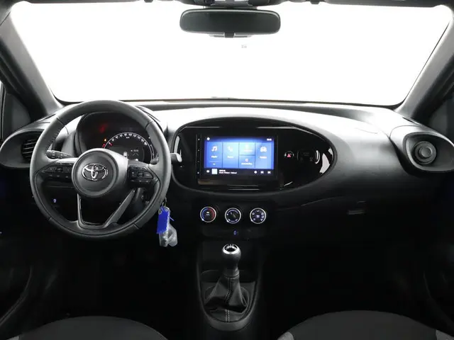 Toyota Aygo X 1.0 VVT-i MT Play 2025 Benzine 4