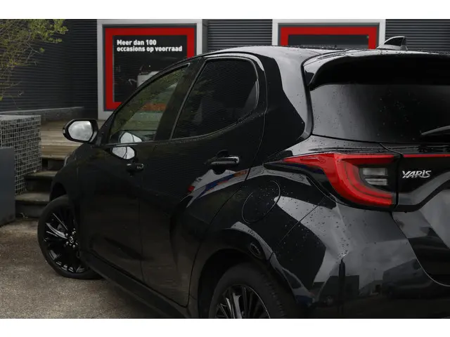 Toyota Yaris 1.5 Hybrid Executive 2021 Hybride Benzine 9
