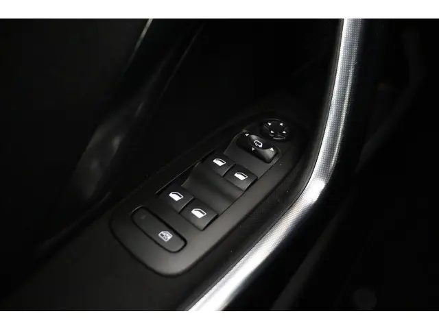 Peugeot 2008 1.2 PureTech 110pk Allure 2017 Benzine 20