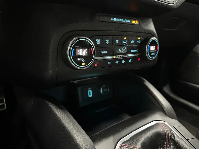 Ford Focus 1.0 EcoBoost ST Line Business 2018 Benzine 14