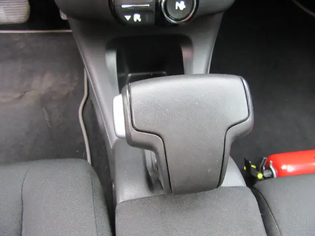 Citroën C4 Cactus 1.2 PureTech Shine 2016 Benzine 26