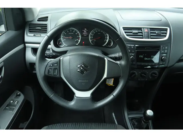Suzuki Swift 1.2 COMFORT EASSS 2012 Benzine 19