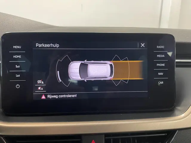 Škoda Kamiq 1.0 TSI Business Edition 2021 Benzine 43
