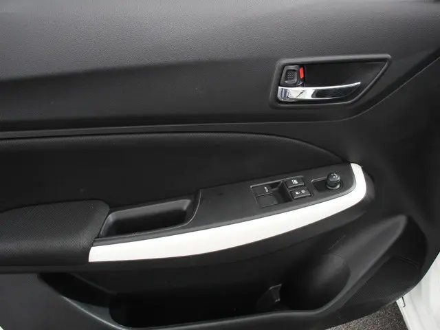 Suzuki Swift 1.2 Hybrid Club 2021 Benzine 14