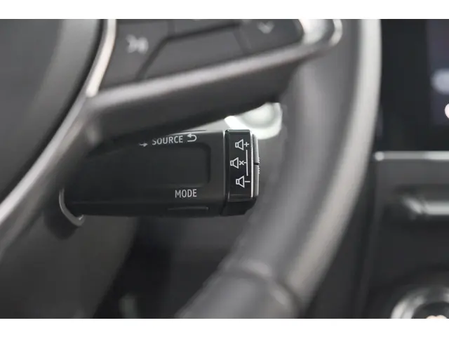 Renault Clio 1.0 TCe 90 GPF techno 2025 Benzine 37