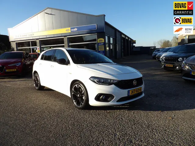 Fiat Tipo 1.4 Lounge / Rijklaarprijs 2020 Benzine