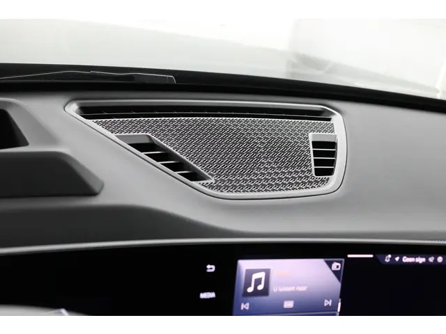 BMW X1 xDrive23i 2026 Benzine 75