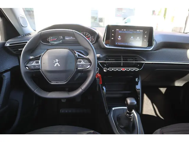 Peugeot 2008 1.2 PT ALLURE 2022 Benzine 8