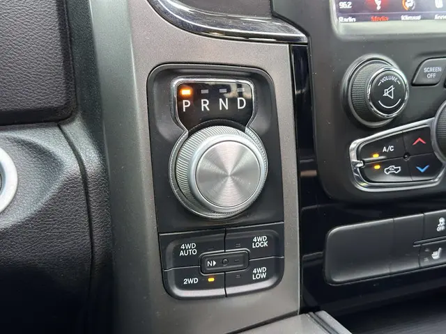 Dodge Ram 1500 5.7 V8 4x4 Quad Cab 6'4 Sport 2018 LPG/Gas 26