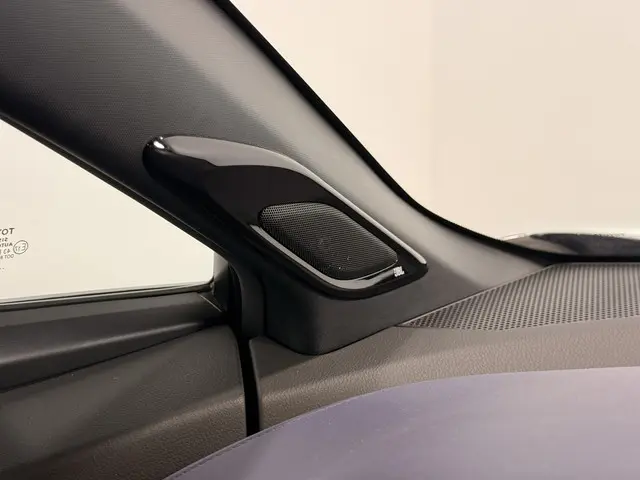 Toyota C-HR 1.8 Hybrid Bi-Tone 2021 Hybride Benzine 22