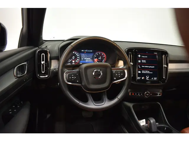 Volvo XC40 T2 130pk AUT8 Business Pro 2020 Benzine 29