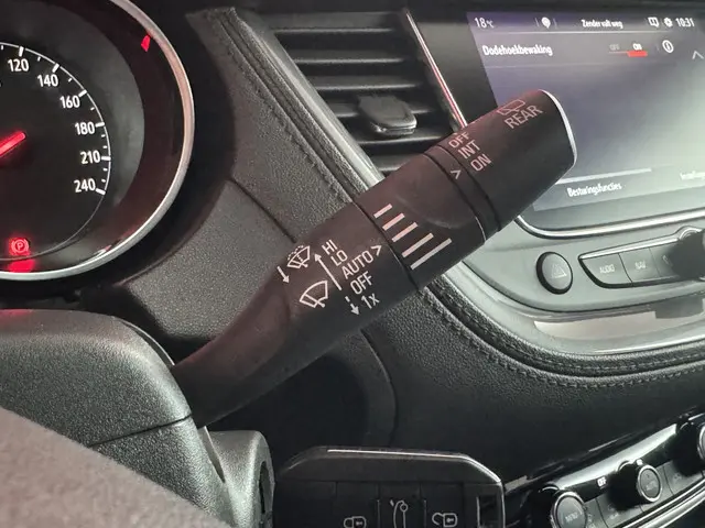 Opel Grandland X 1.2 Turbo Innovation 2019 Benzine 31