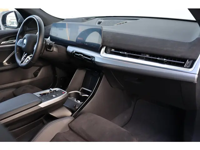 BMW iX2 xDrive30 67 kWh 2024 Elektrisch 9