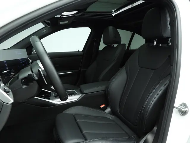 BMW 3 Serie Sedan 318i 2025 Benzine 7