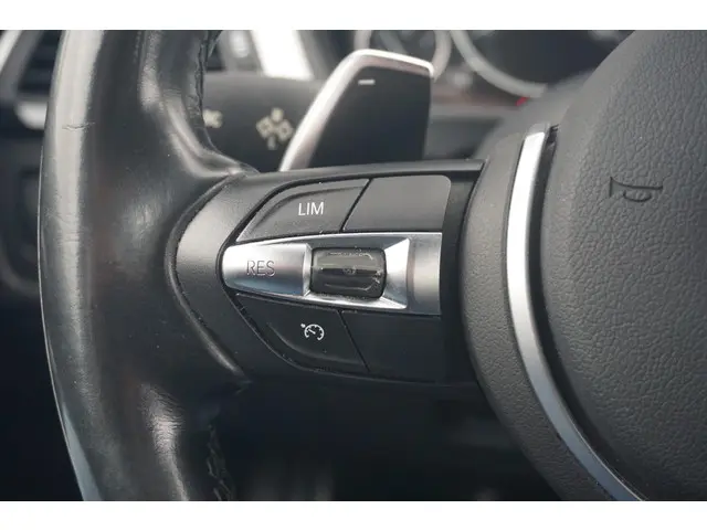 BMW 3 Serie Touring 320i 2017 Benzine 15