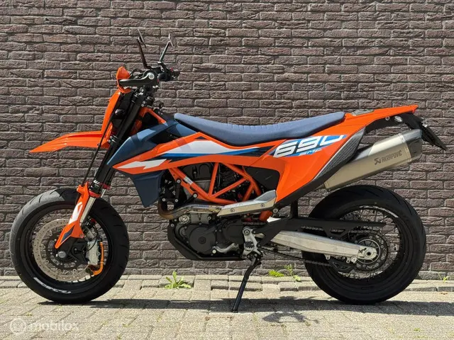 KTM 690 SMC R 2023 Benzine