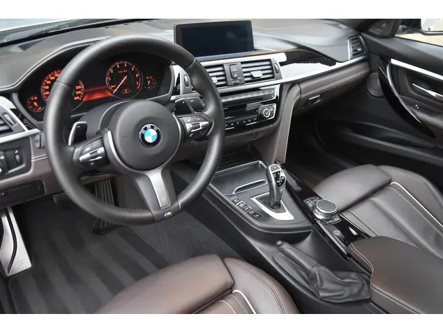 BMW 3 Serie 340i High Executive 2018 Benzine 10