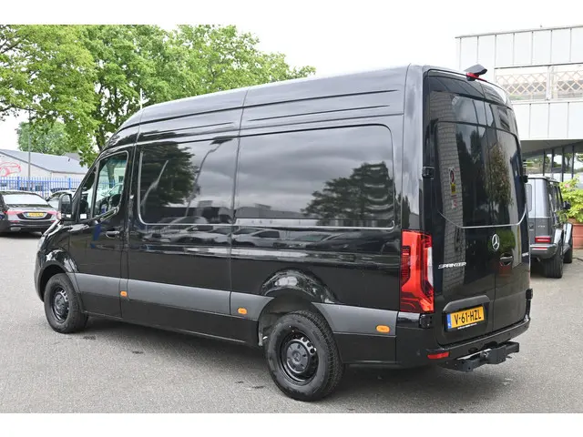 Mercedes-Benz Sprinter 317 CDI L2H2 Pro 2024 Diesel 10