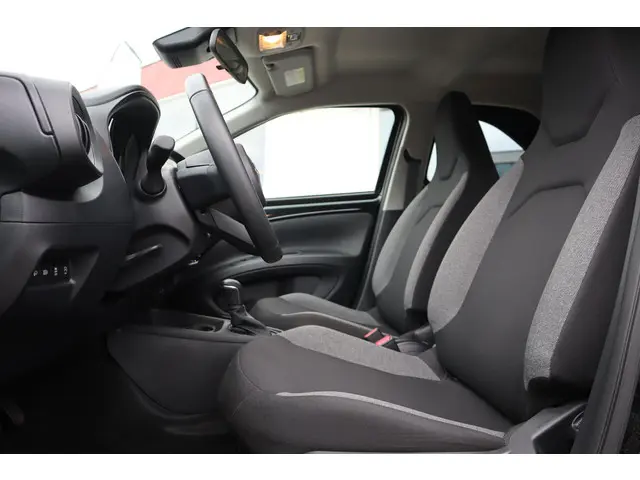 Toyota Aygo X 1.0 VVT-i S-CVT PLAY 2023 Benzine 6