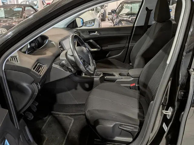 Peugeot 308 1.2 VTi Active 2014 Benzine 7