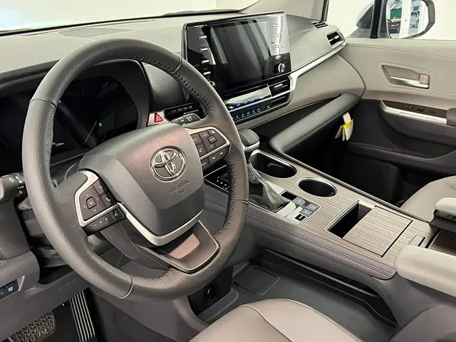 Toyota Sienna 2.5 Hybrid Luxe XLE 2022 Hybride Benzine 8