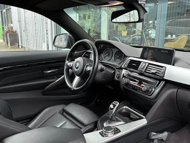 BMW 4 Serie Coupé 420i High Executive 2015 Benzine 4