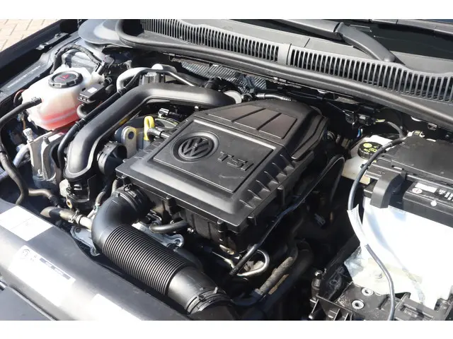 Volkswagen Polo 1.0 TSI Highline 2020 Benzine 32