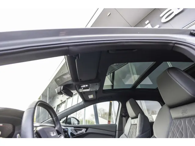 Audi Q4 e-tron 35 S edition 55 kWh 2022 Elektrisch 14