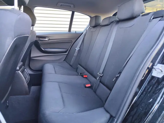 BMW 1 Serie 114i EDE Executive 2014 Benzine 16