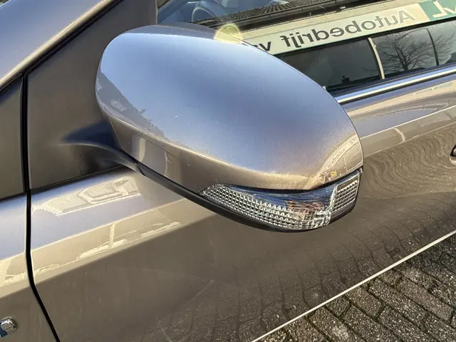 Toyota Auris 1.8 Hybrid Dynamic 2016 Hybride Benzine 30