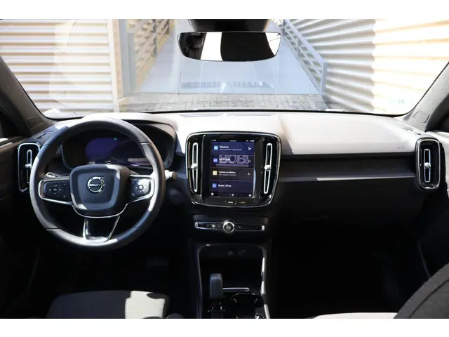 Volvo C40 Recharge Plus 69 kWh 2023 Elektrisch 3