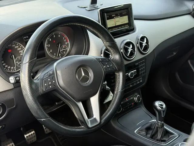 Mercedes-Benz B-Klasse 180 Prestige 2014 Benzine 3