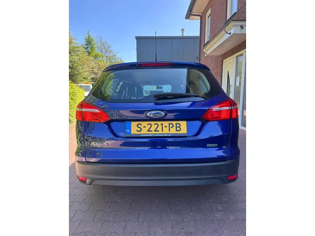 Ford Focus Wagon 1.0 Trend Edition 2015 Benzine 10