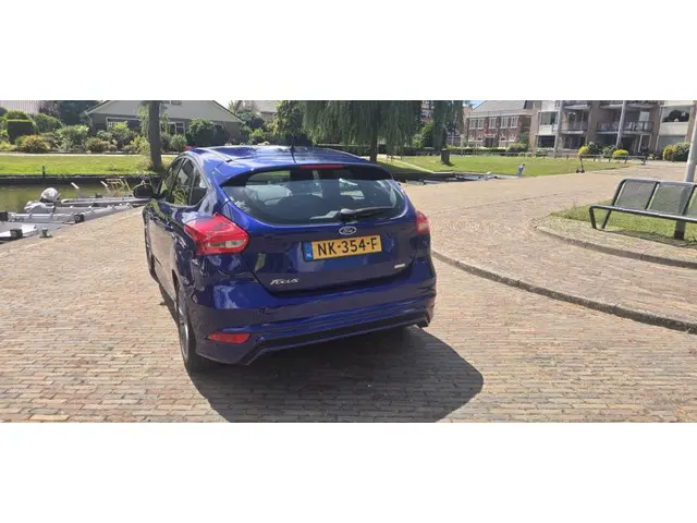 Ford Focus 1.0 ST-Line (1e eigenaar) INCL BTW 2017 Benzine 4