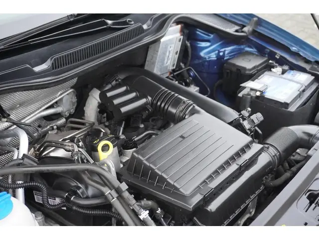 Volkswagen Polo 1.2 TSI Comfortline 2015 Benzine 33