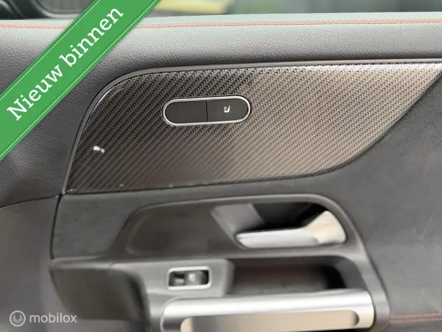 Mercedes-Benz GLB 200 AMG Line 2022 Benzine 26