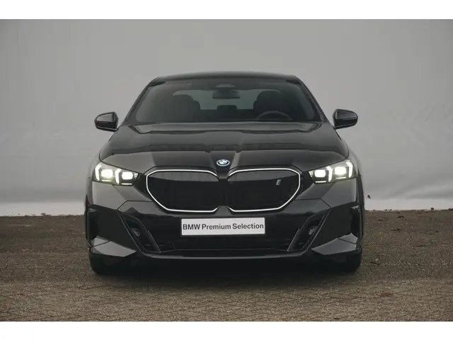 BMW i5 3