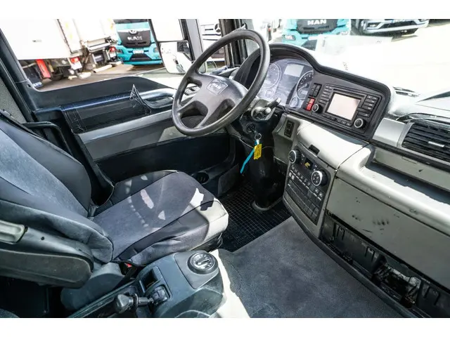 MAN TGS 32 360 BB+ LIEBHERR 9m3 2015 Diesel 18