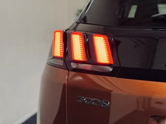 Peugeot 3008 1.2 PureTech Allure 2020 Benzine 27