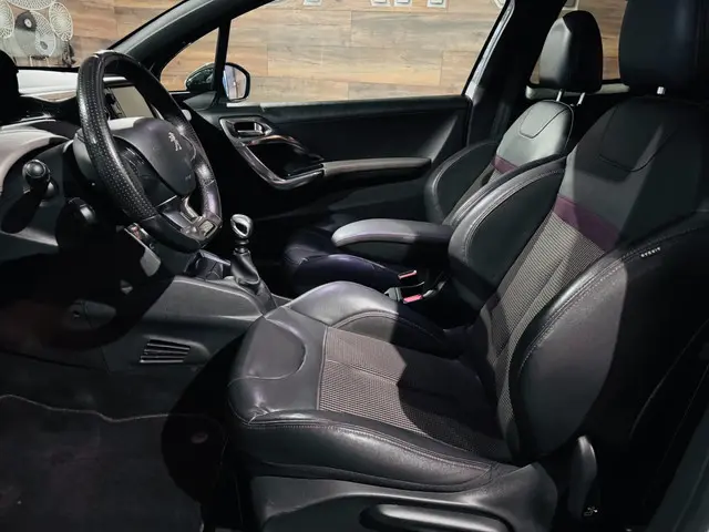 Peugeot 208 1.6 THP XY 2013 Benzine 26