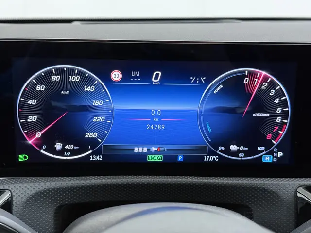 Mercedes-Benz CLA 250 e AMG line 2025 Hybride Benzine 26