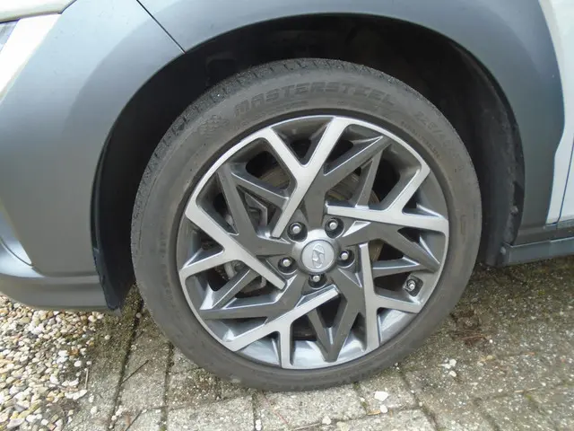 Hyundai Kona 1.6 GDI HEV Fashion 2023 Hybride Benzine 2