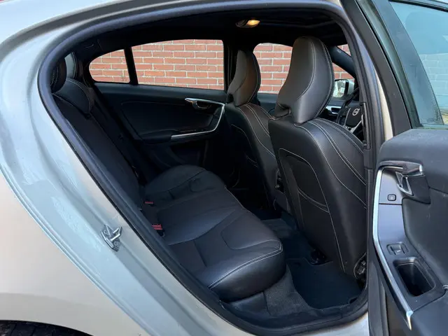 Volvo S60 1.5 T3 Polar+ Dynamic Aut. 2018 Benzine 20