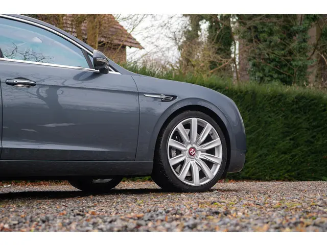 Bentley Flying Spur 4.0 V8 2016 Benzine 26