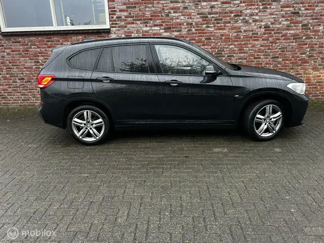 BMW X1 sDrive18i High Executive 2021 Benzine 5