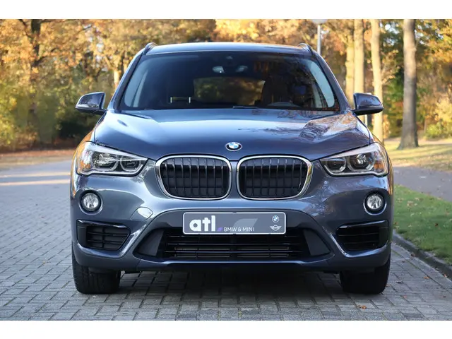 BMW X1 sDrive18i 2019 Benzine