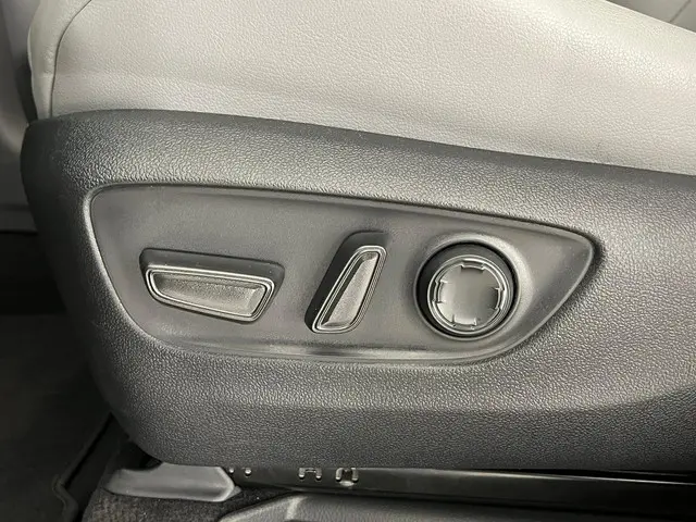 Toyota Sienna 2.5 Hybrid Luxe XLE 2022 Hybride Benzine 13