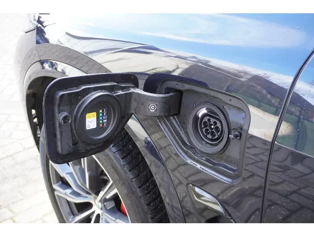 BMW X5 xDrive50e Launch Edition 2023 Hybride Benzine 30