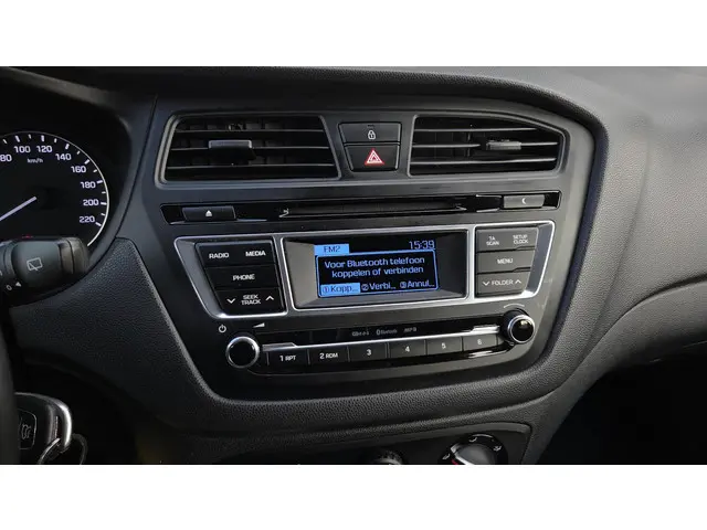 Hyundai i20 1.4i Yes! 2016 Benzine 19