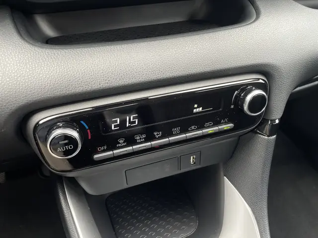 Toyota Yaris 1.5 Hybrid Active 2023 Hybride Benzine 16